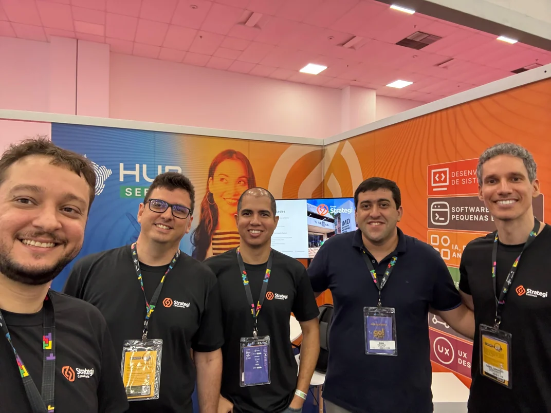 Sócios e equipe da Strategi no estande do Hub de Soluções do Sebrae